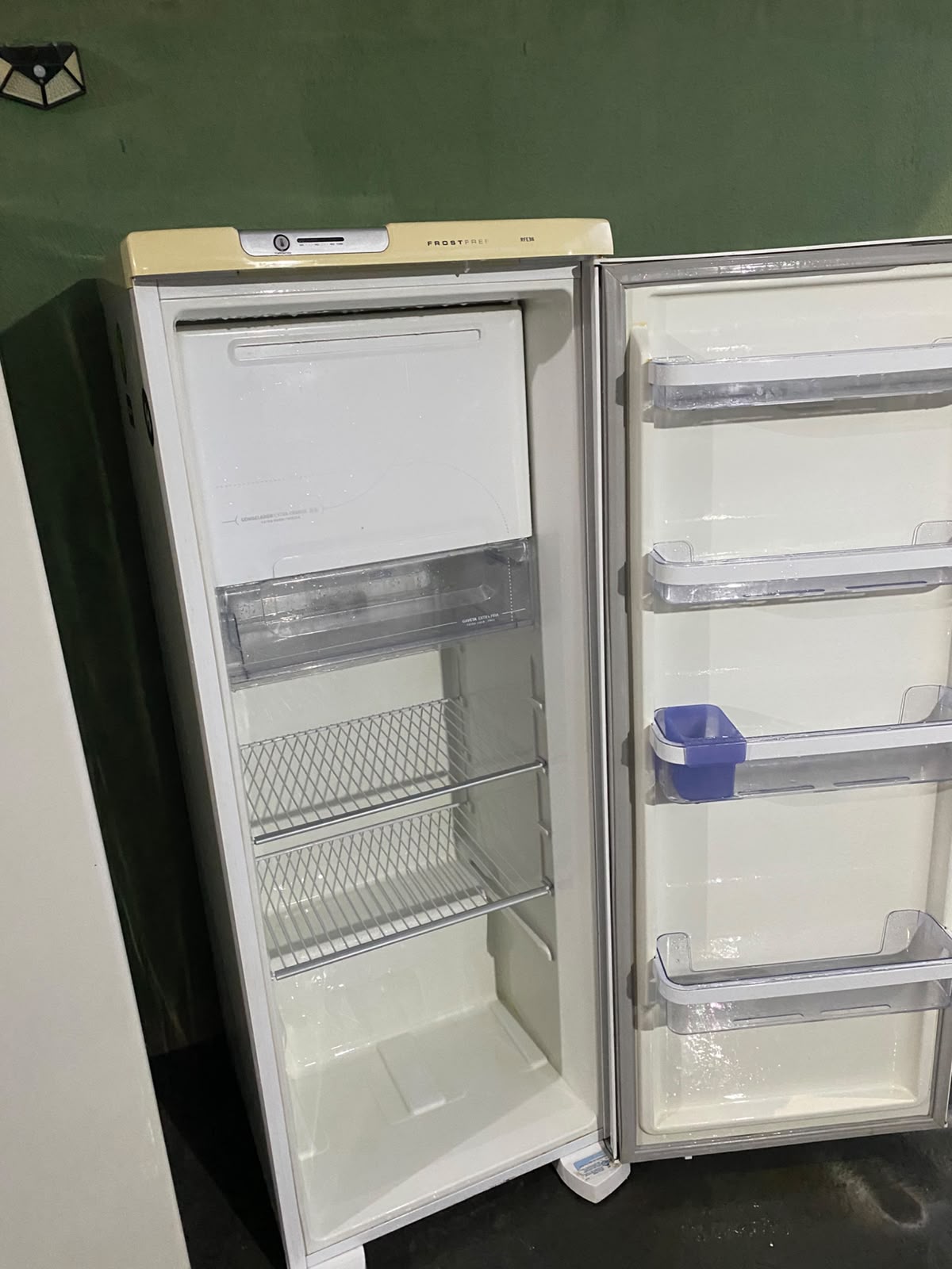 Geladeira frost free  Electrolux